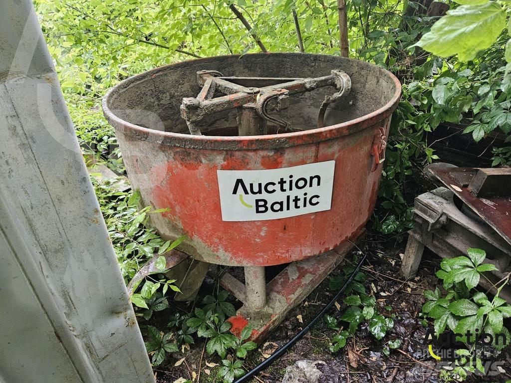  Concrete mixer Betongutläggare