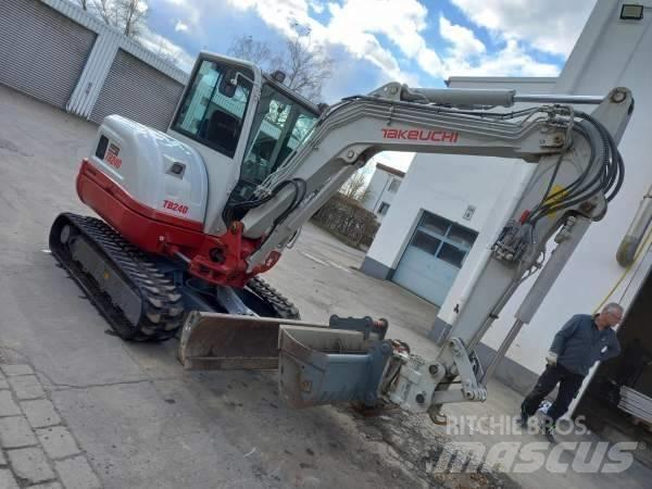 Takeuchi TB 240 DPF Minigrävare < 7t