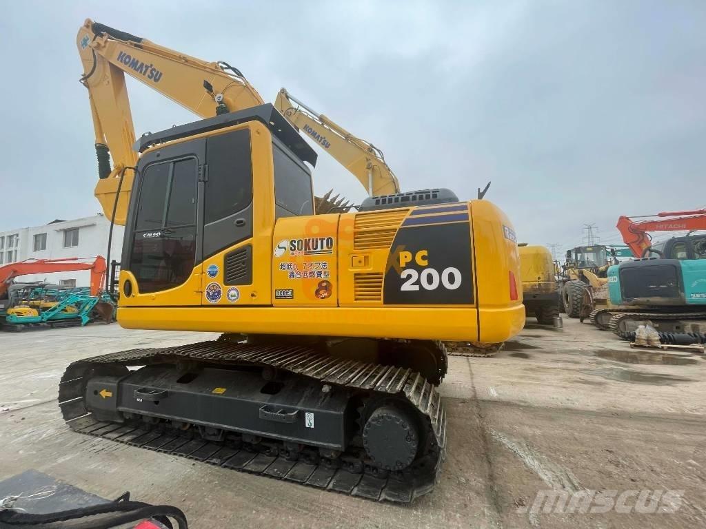 Komatsu PC 200-8 Bandgrävare