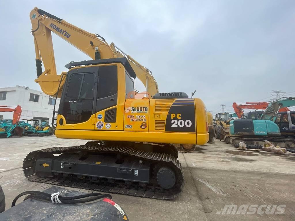 Komatsu PC 200-8 Bandgrävare