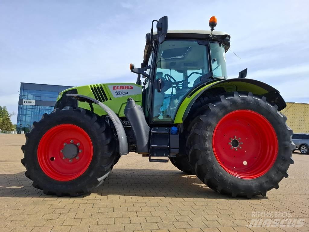 CLAAS Arion 440 CIS Traktorer