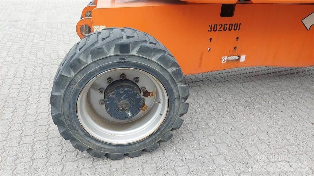 JLG E800AJ Bomliftar