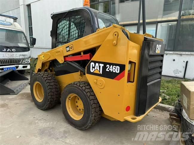 CAT 246 D Kompaktlastare