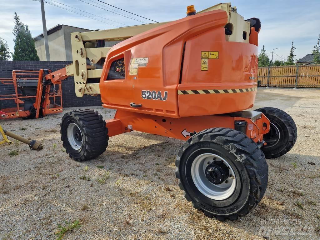 JLG 520AJ Bomliftar