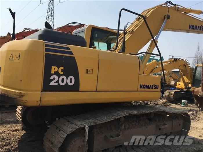 Komatsu PC 200-8 Bandgrävare