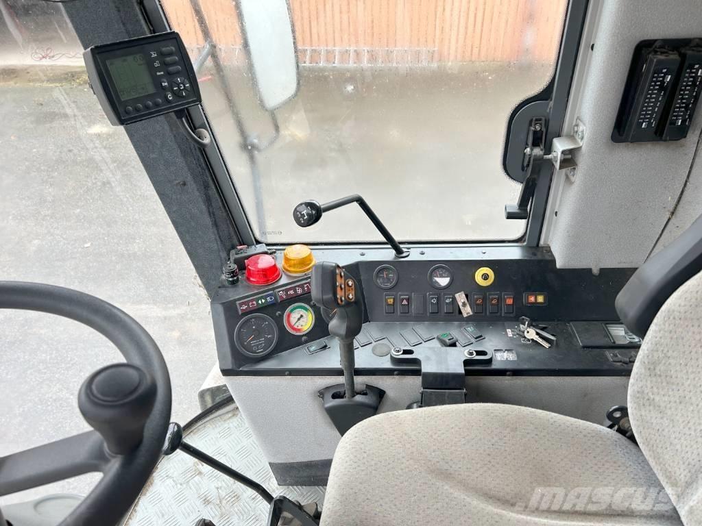 Sampo Rosenlew 2095 Skördetröskor