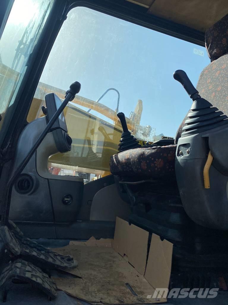 CAT 326D2L Bandgrävare