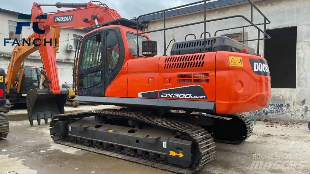 Doosan DX 300 LC Midigrävmaskiner 7t - 12t