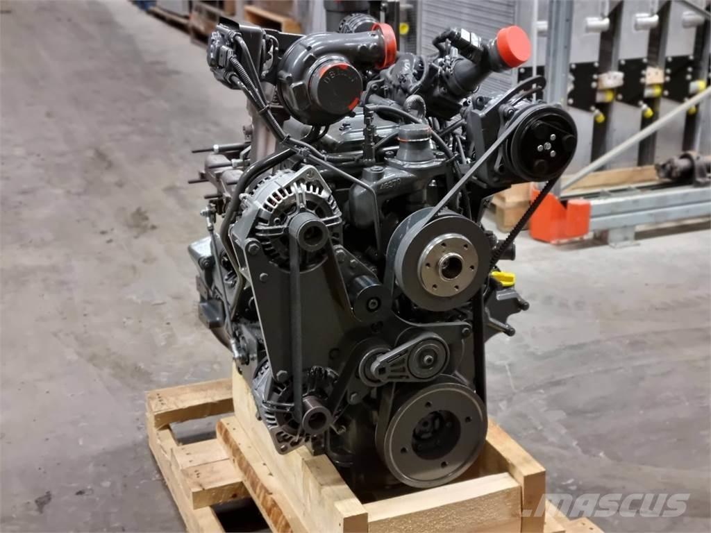 Komatsu 49 AWF Motorer