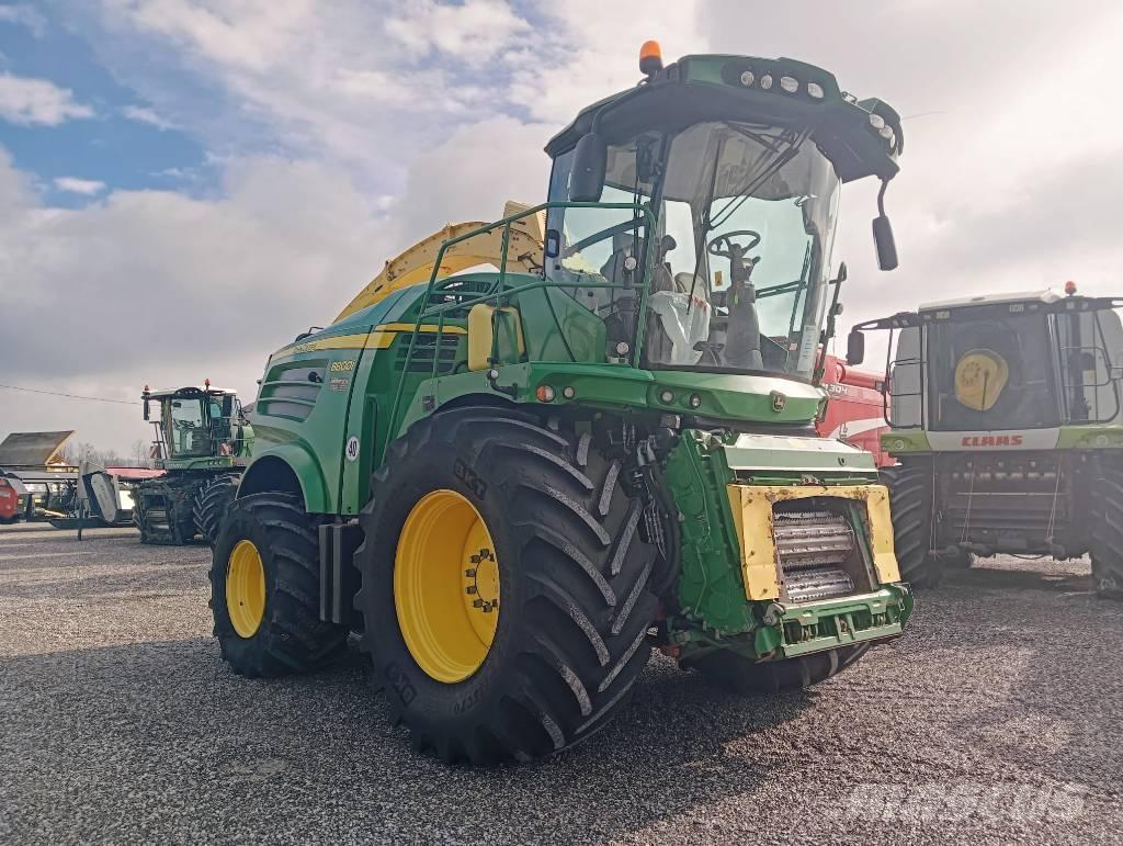 John Deere 8800 Självgående fälthackar