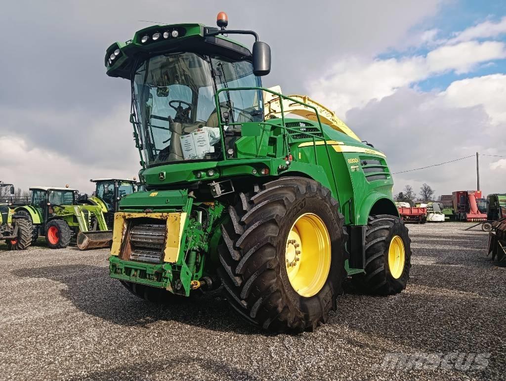 John Deere 8800 Självgående fälthackar