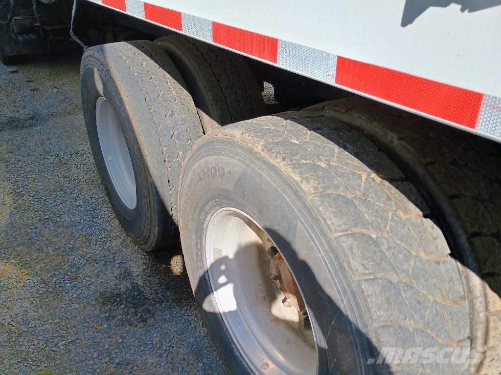 Mack MRU 613 Sopbilar