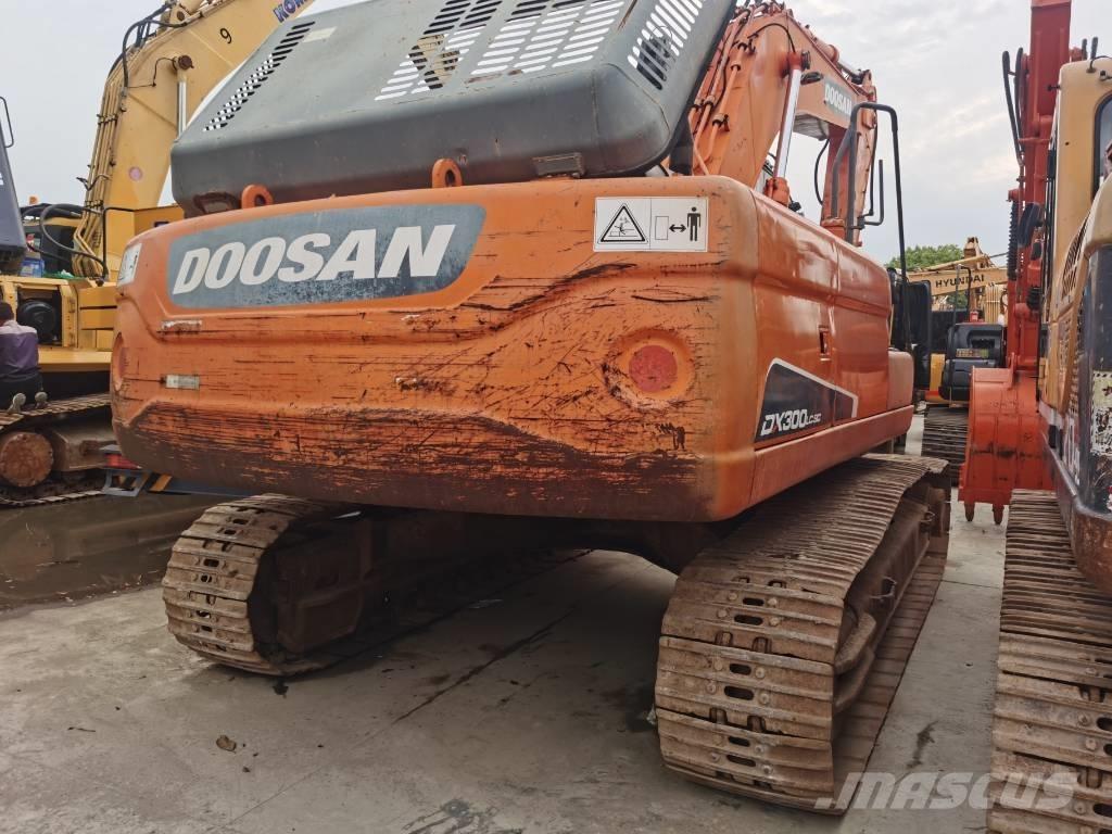 Doosan DX300LC-9C Bandgrävare
