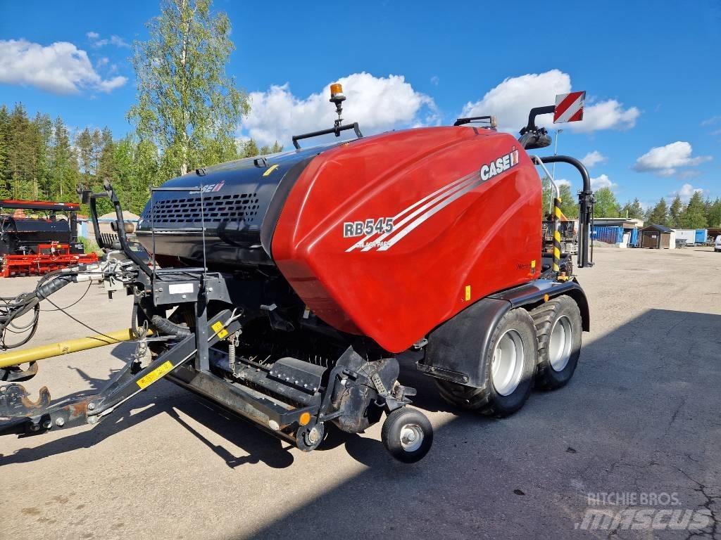 Case IH RB 545 Rundbalspressar