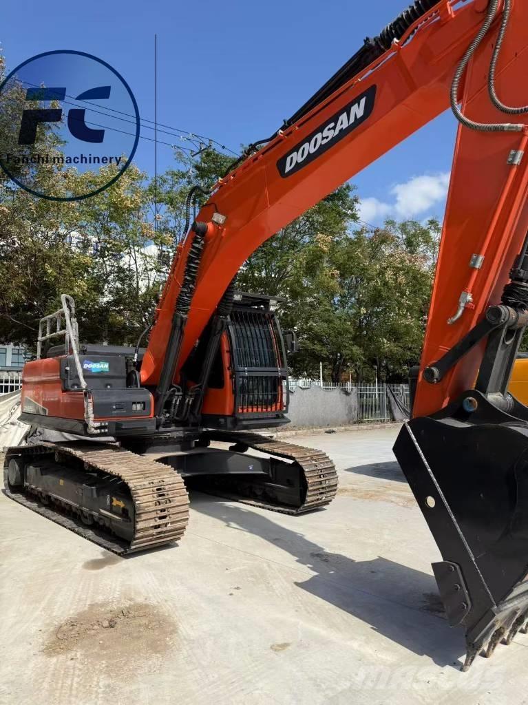 Doosan DX 225 LC Bandgrävare