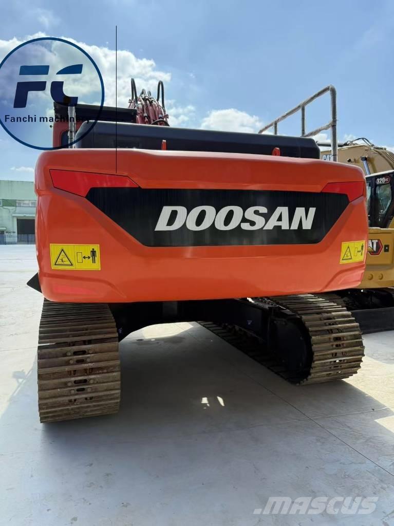 Doosan DX 225 LC Bandgrävare