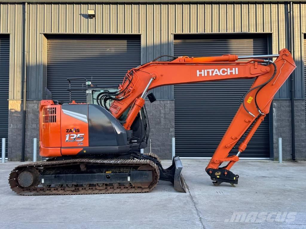 Hitachi ZX 135 US-7 Bandgrävare