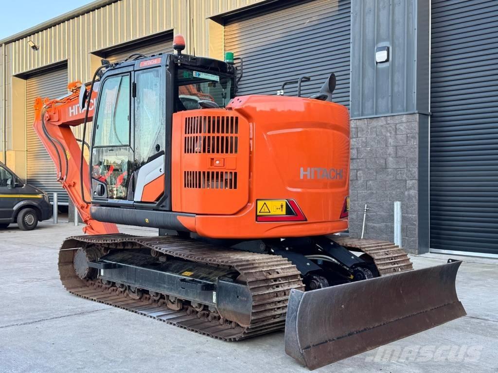 Hitachi ZX 135 US-7 Bandgrävare