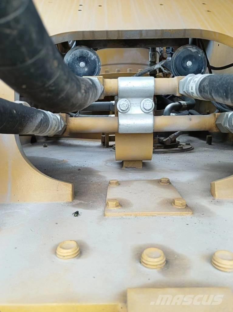 CAT 340 D L Bandgrävare