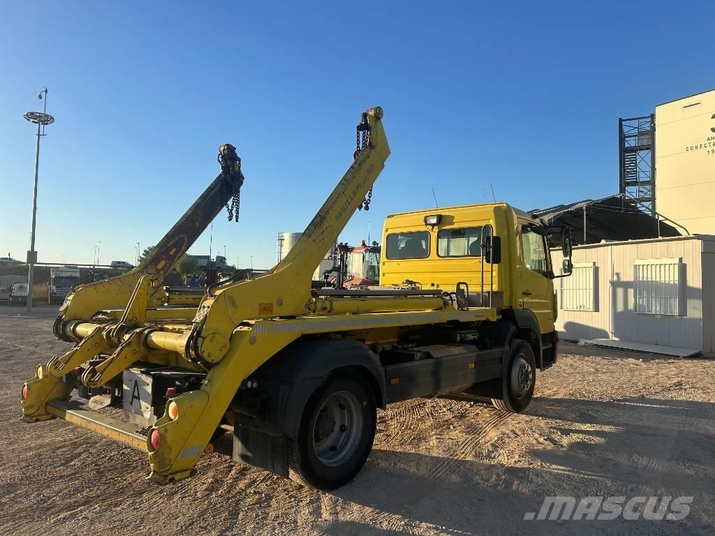 Mercedes-Benz 1530 Förrådscontainers