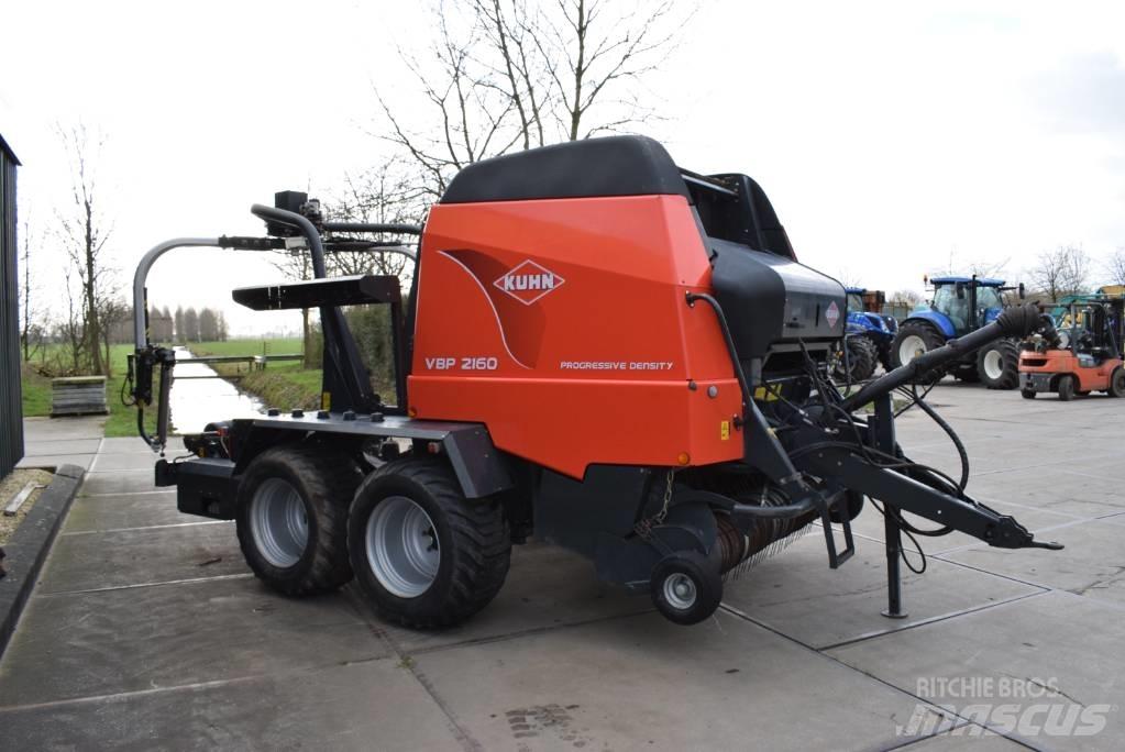 Kuhn VBP 2160 Rundbalspressar