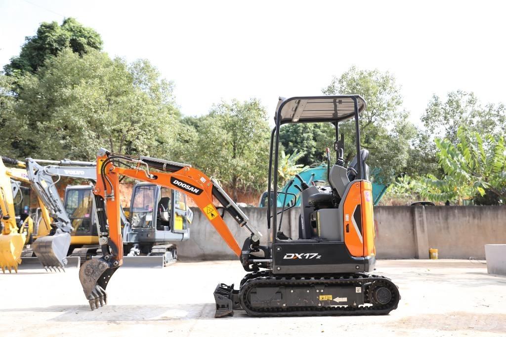 Doosan DX 17 Bandgrävare