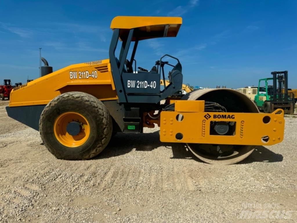 Bomag BW 211 D-40 Kombivältar