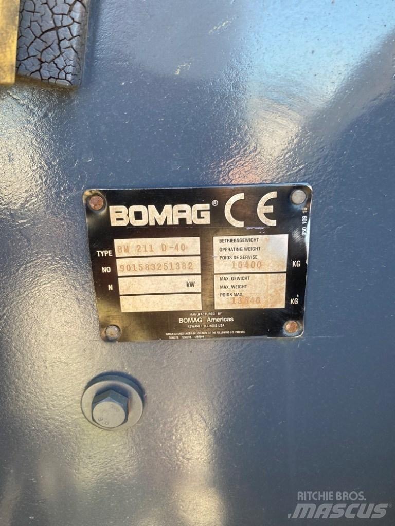 Bomag BW 211 D-40 Kombivältar