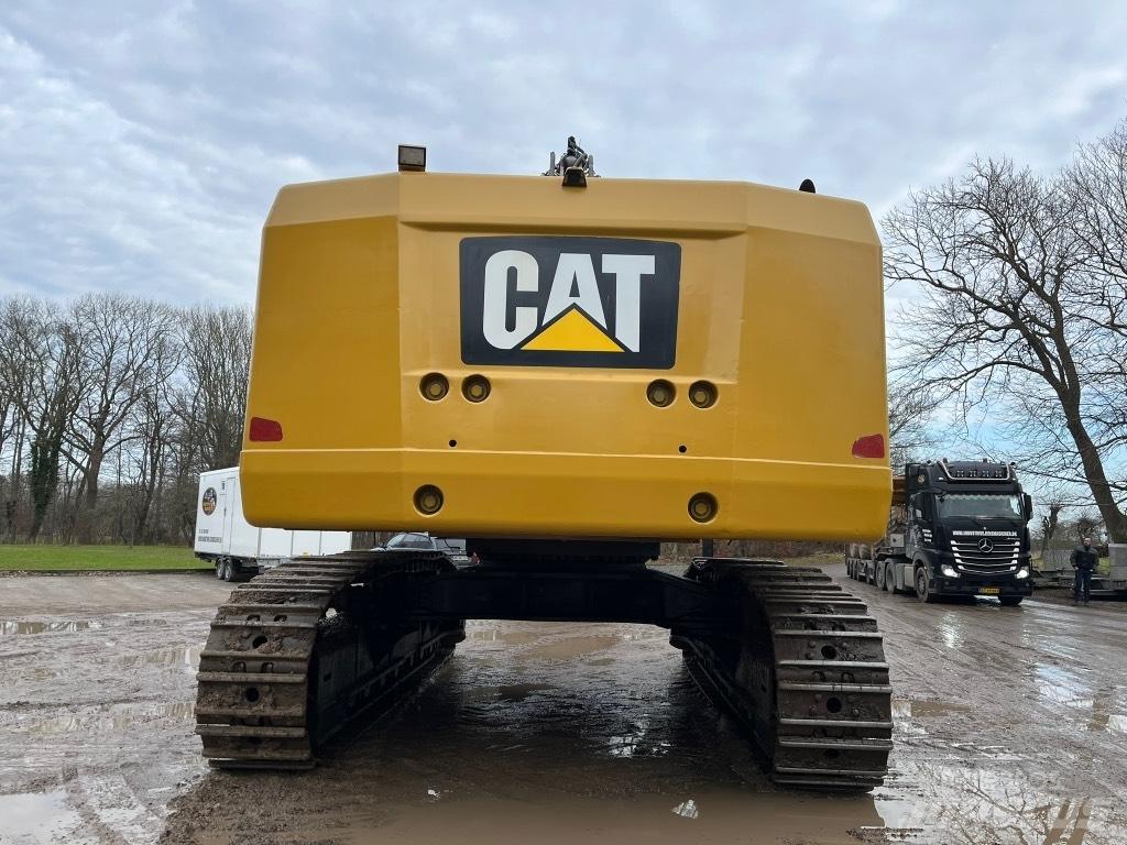 CAT 374 F L Bandgrävare
