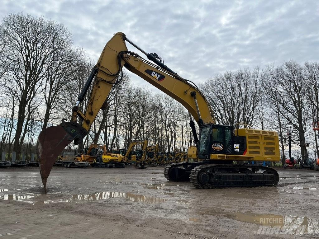 CAT 374 F L Bandgrävare