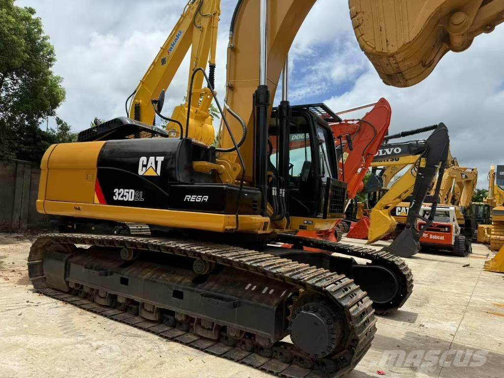 CAT 325 D L Bandgrävare