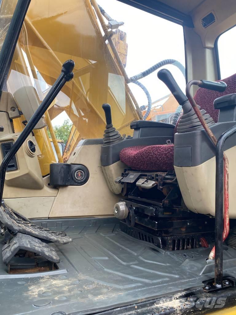 CAT 320 C L Bandgrävare