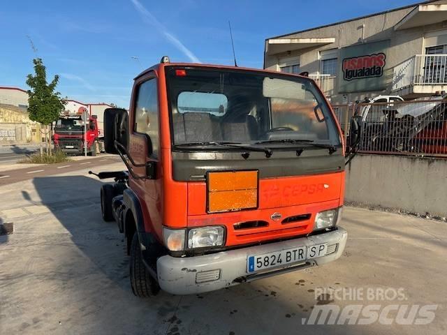 Nissan Cabstar E Lätta skåpbilar