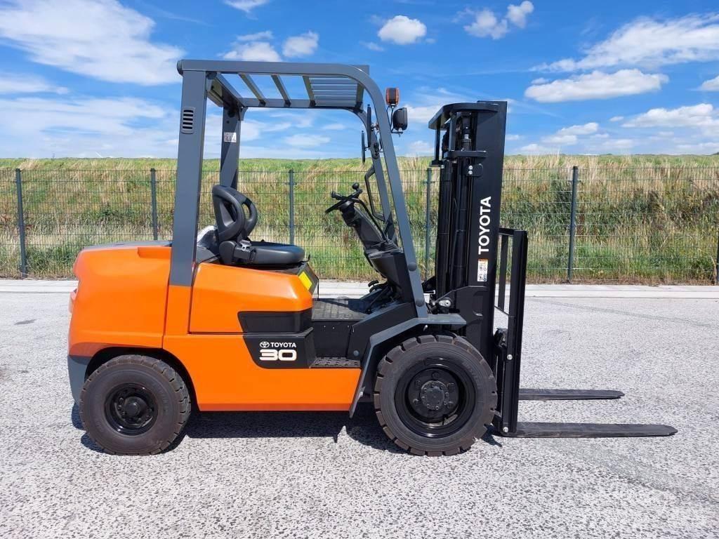 Toyota FDZN30 Dieselmotviktstruckar