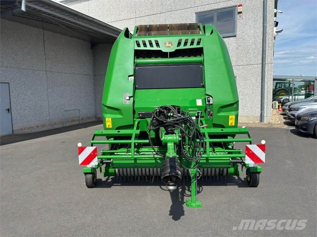 John Deere V451M Rundbalspressar