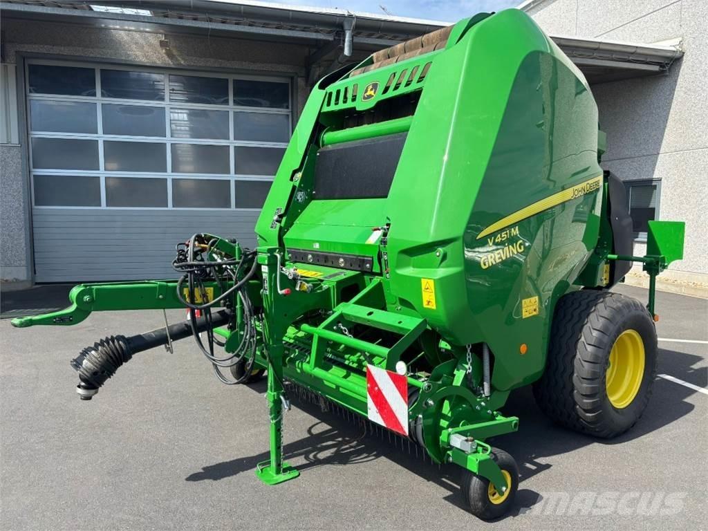 John Deere V451M Rundbalspressar
