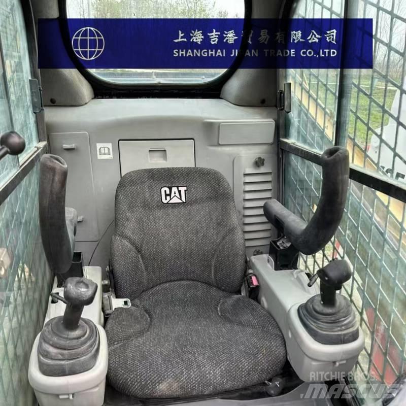 CAT 246 C Kompaktlastare