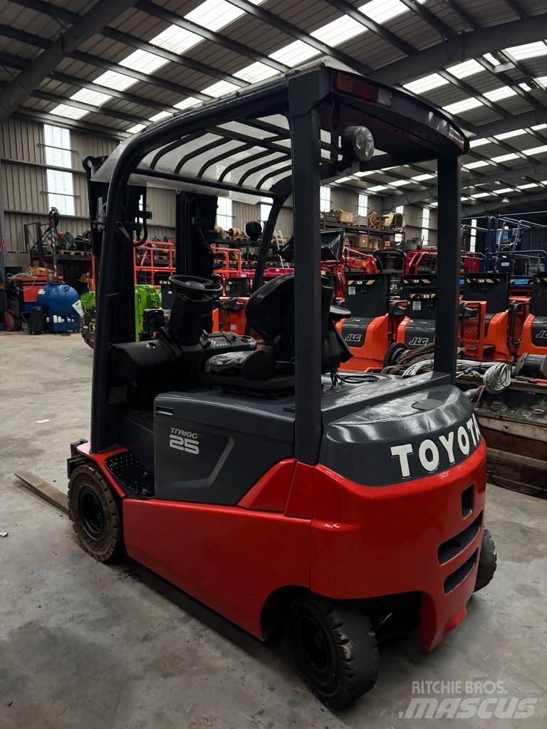 Toyota traiogo 25 Elmotviktstruckar