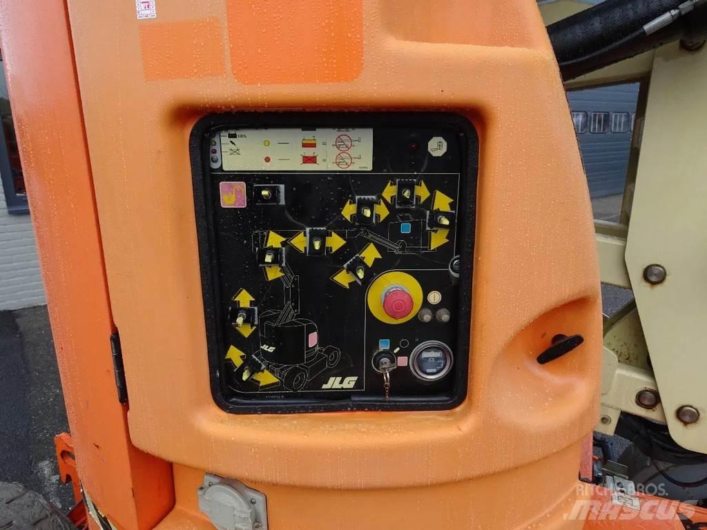 JLG E300AJP Bomliftar