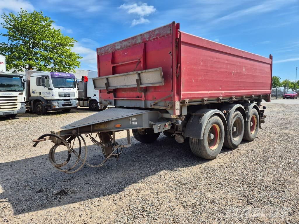 Nopa 3 axle tipper Tippsläp