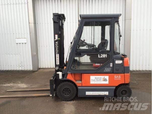 Toyota 7 FB MF 25 Elmotviktstruckar