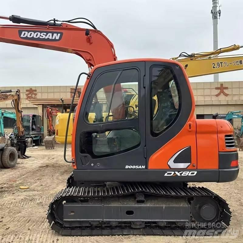 Doosan DX 80 Midigrävmaskiner 7t - 12t