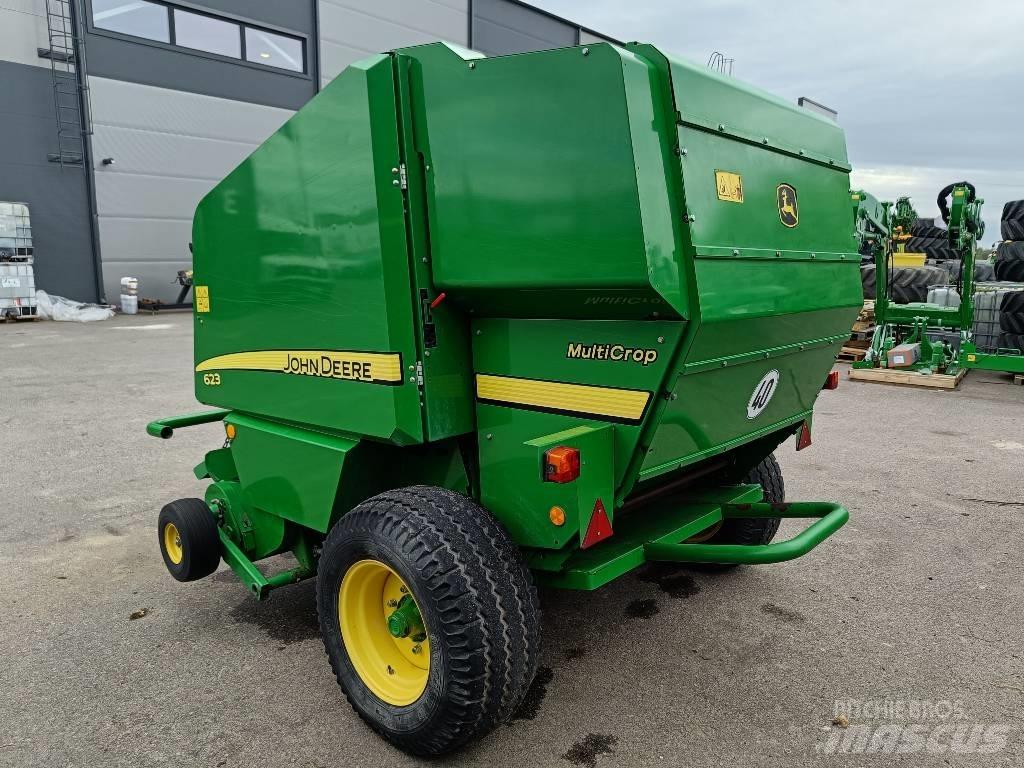 John Deere 623N Rundbalspressar