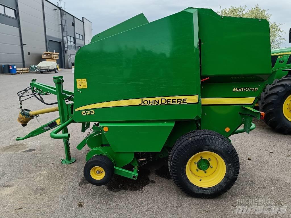 John Deere 623N Rundbalspressar