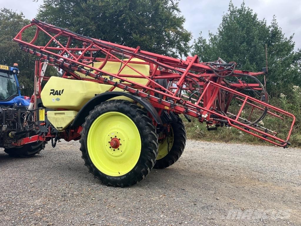 Rau Trailed Sprayer Dragna sprutor