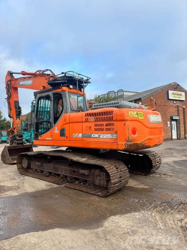 Doosan DX 225 LC Bandgrävare