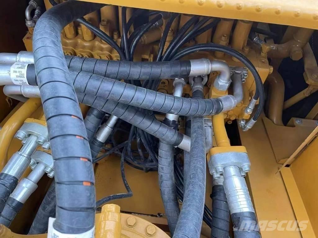 CAT 330 D Bandgrävare