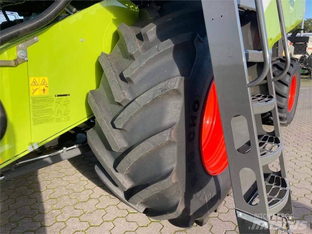 CLAAS Trion 730 Skördetröskor