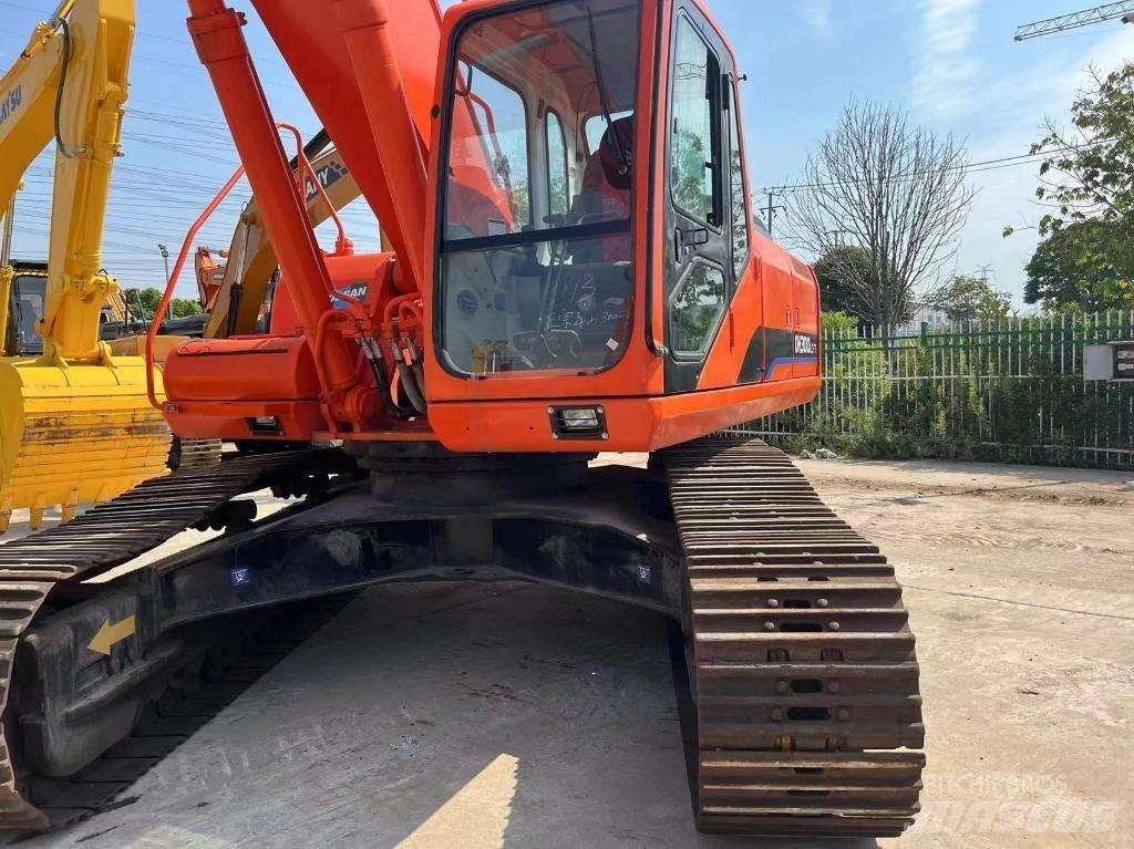 Doosan 300-7 Bandgrävare