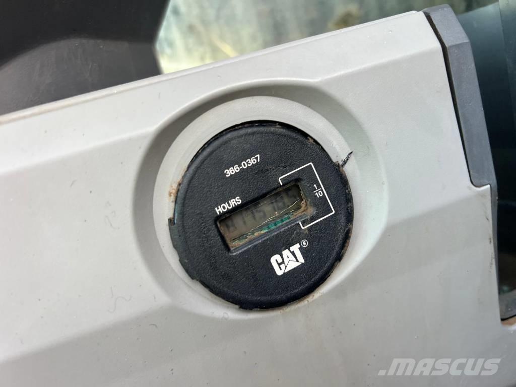 CAT 390 F L Bandgrävare
